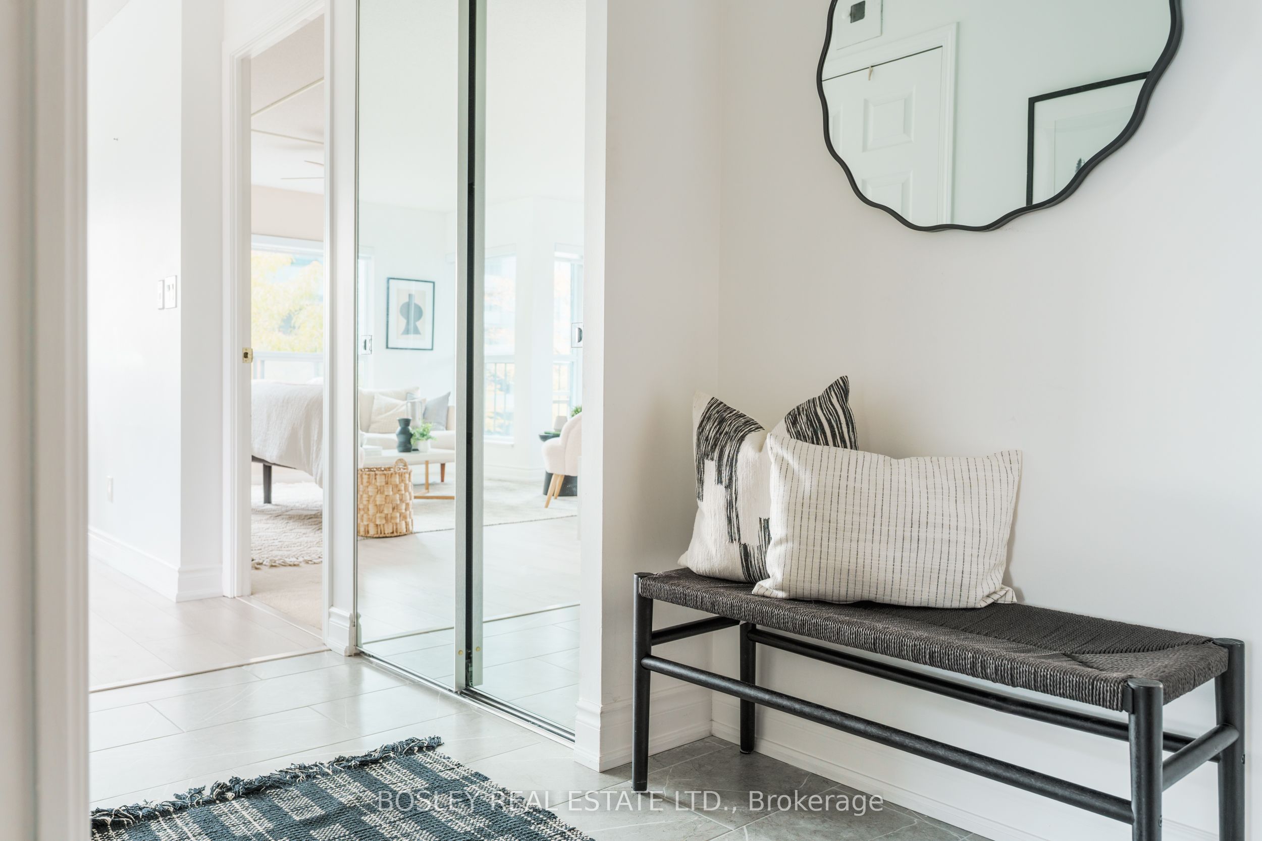 185 Oneida Crescent 207