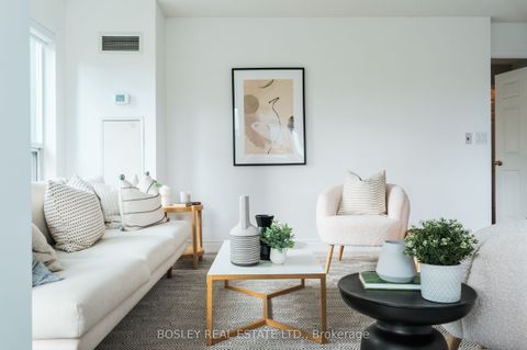 185 Oneida Crescent 207 Richmond Hill ON L4B 0B1