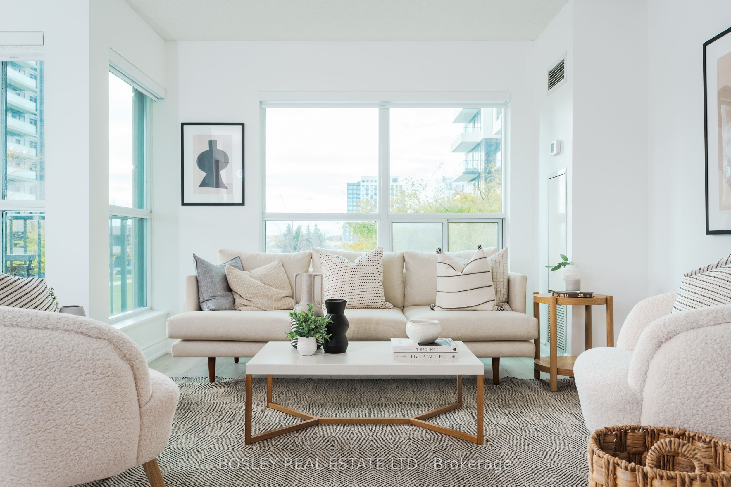 185 Oneida Crescent 207