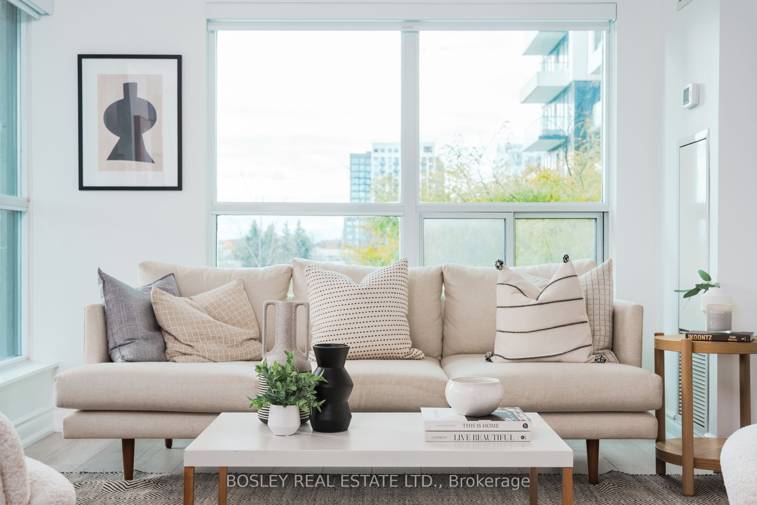 185 Oneida Crescent 207