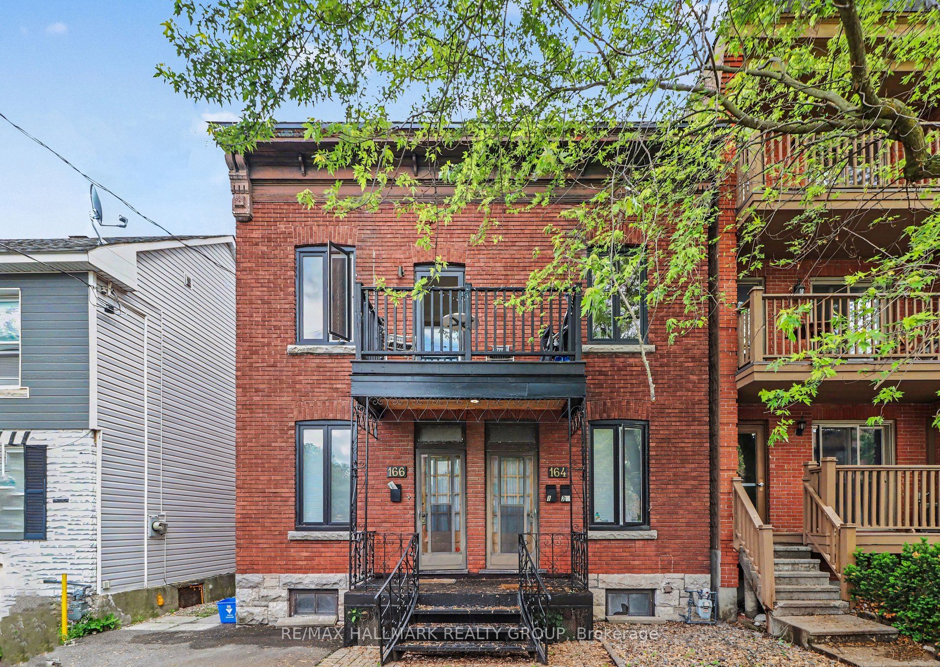 Photo 1 of 19 — 164 BRUYERE Street 1, Lower Town - Sandy Hill, ON K1N 5E1