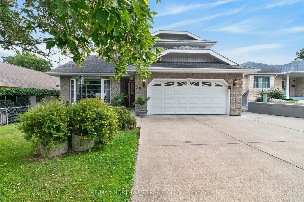 Photo of 30 Sandstone Place Pl, Kenora, ON P9N 4E3 (MLS # X13700702)