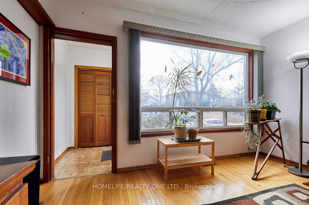 262 Glebemount Avenue