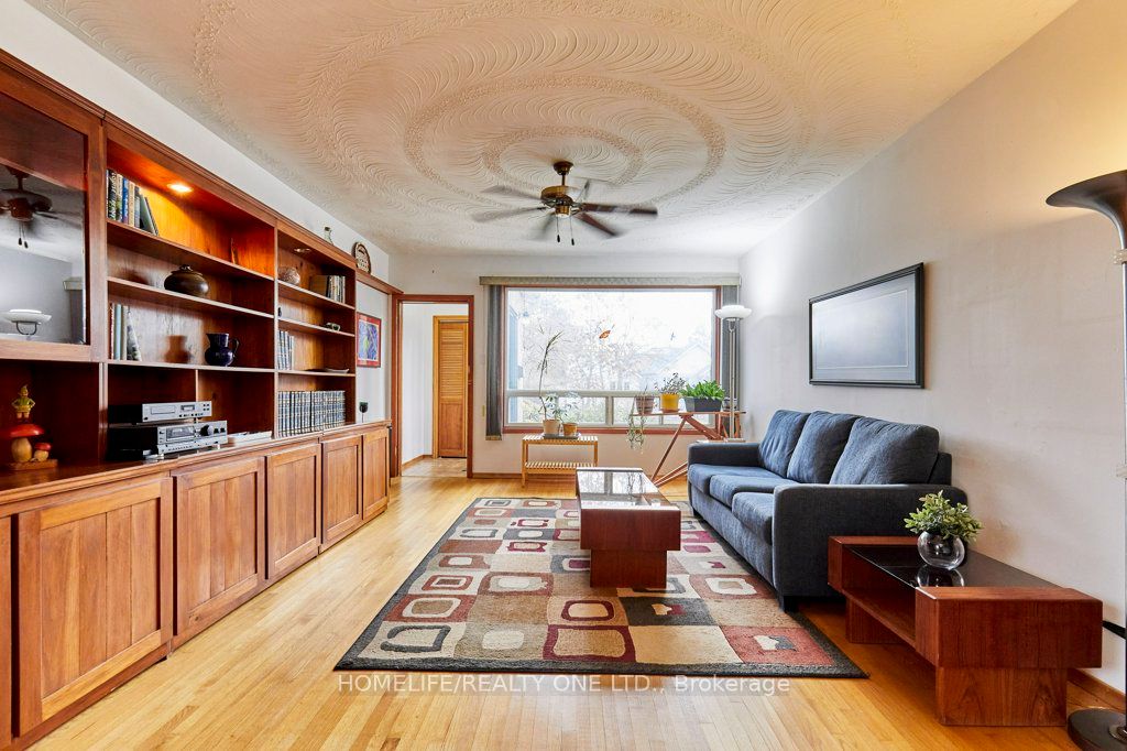 262 Glebemount Avenue