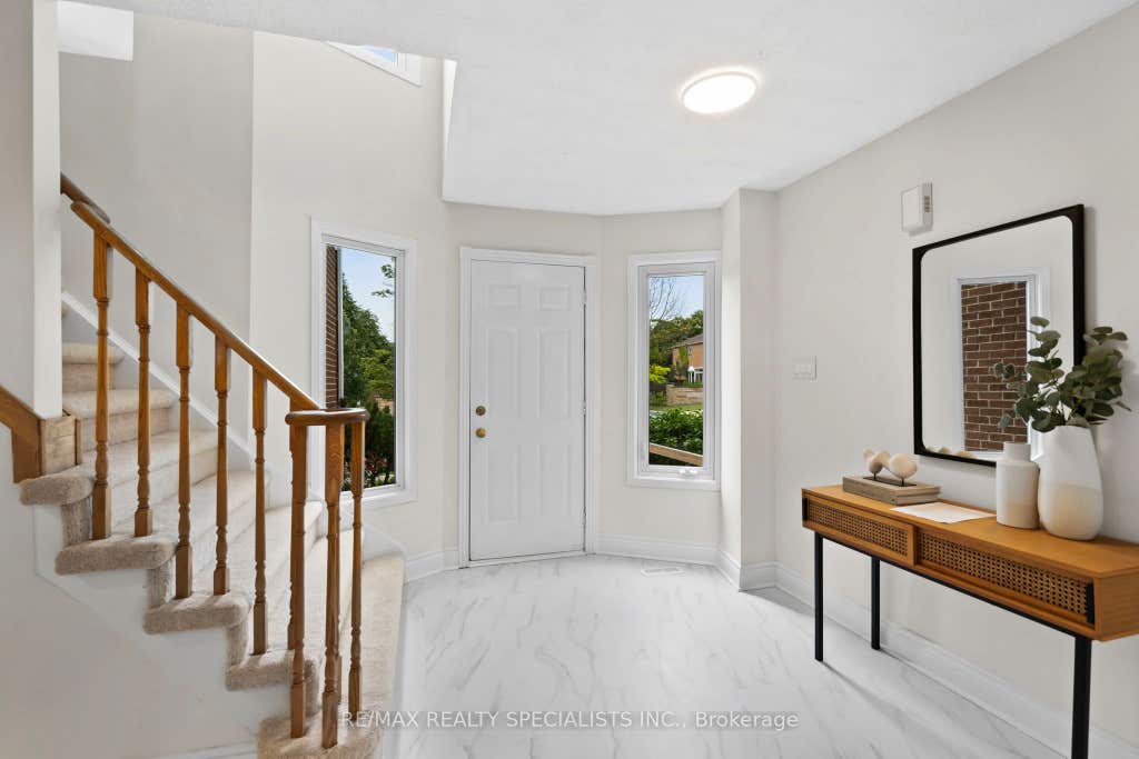 Photo of 38 Springfield Way, Vaughan, ON L4J 5E5 (MLS # N13664196)