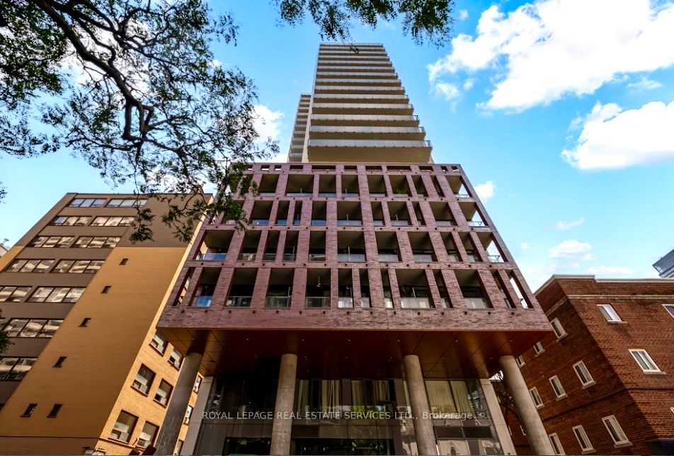 81 Wellesley Street E 203