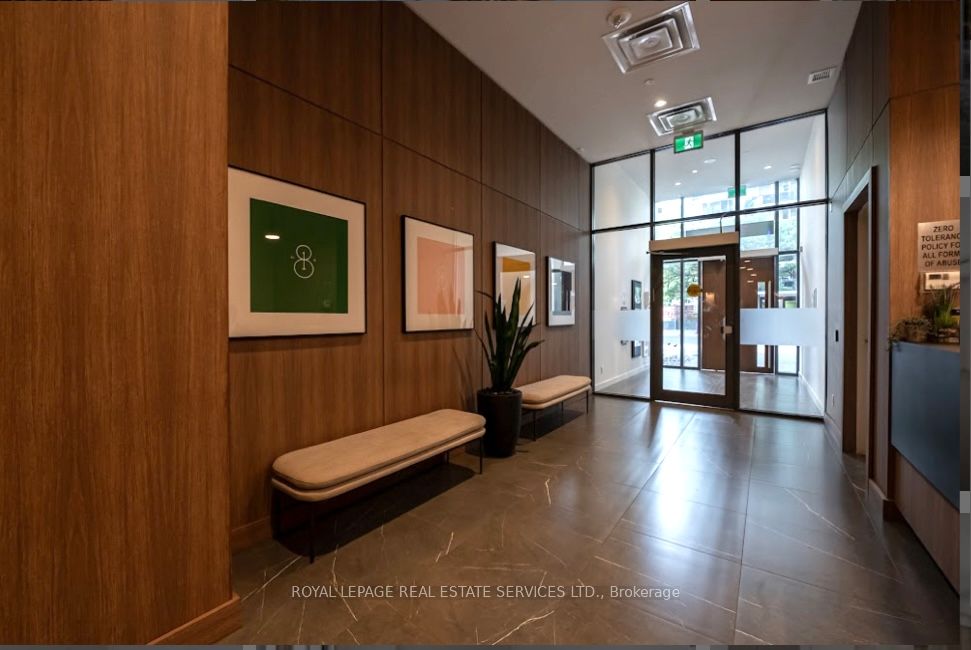 81 Wellesley Street E 203