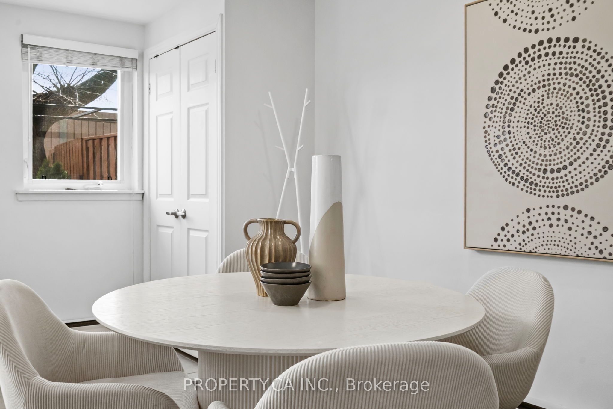 1055 Dundas Street E 179