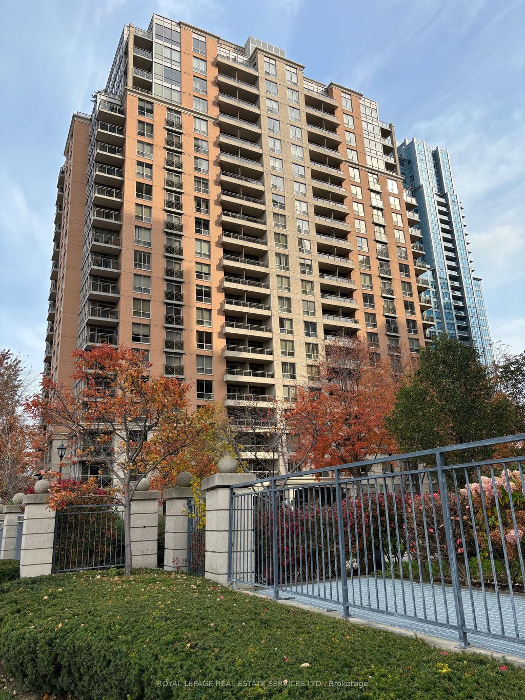 Photo of 5229 Dundas Street W #1210, Toronto, ON M9B 6L9 (MLS # W12417869)