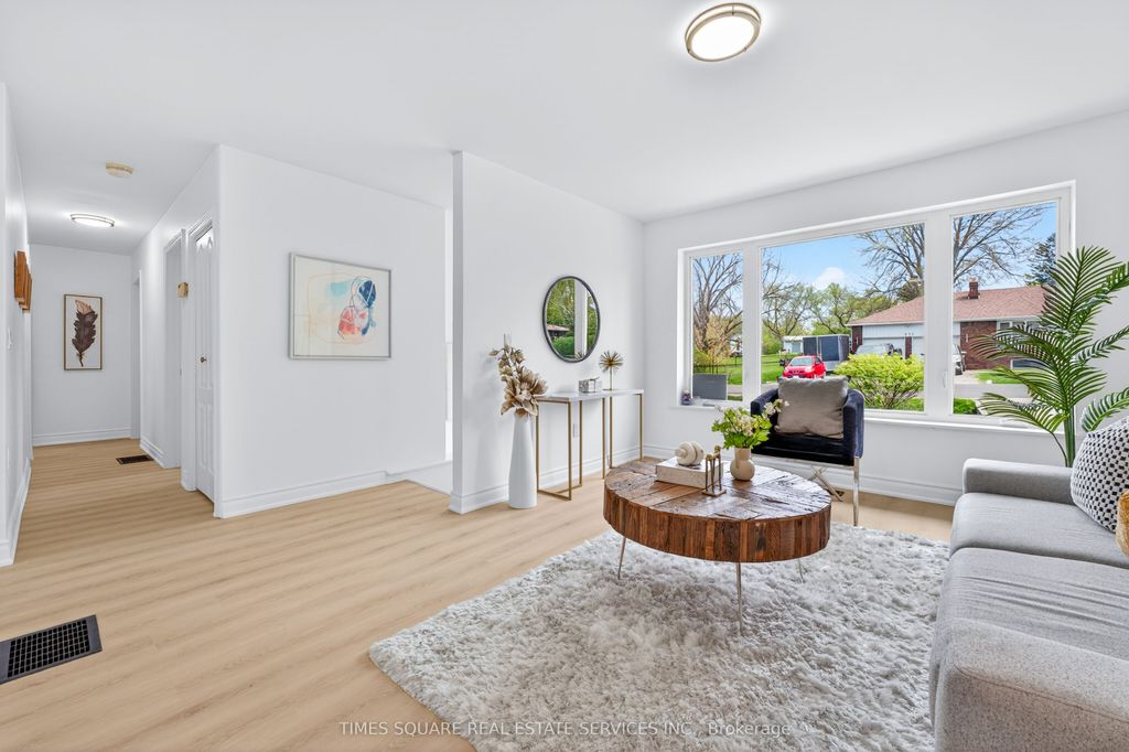 Photo of 230 East Street, East Gwillimbury, ON L9N 1K8 (MLS # N13141314)