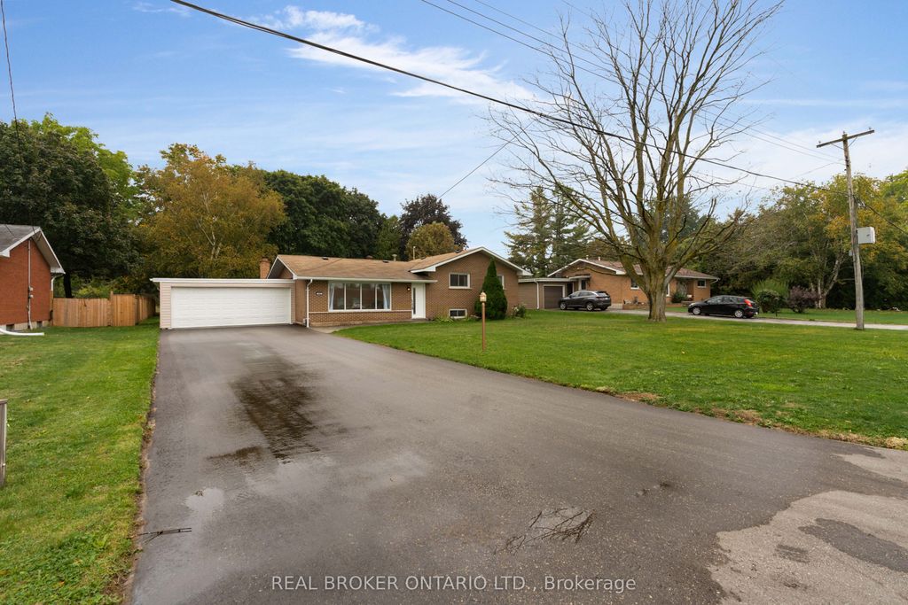 Photo of 17 Locke Avenue, Clearview, ON L0M 1S0 (MLS # S12427999)