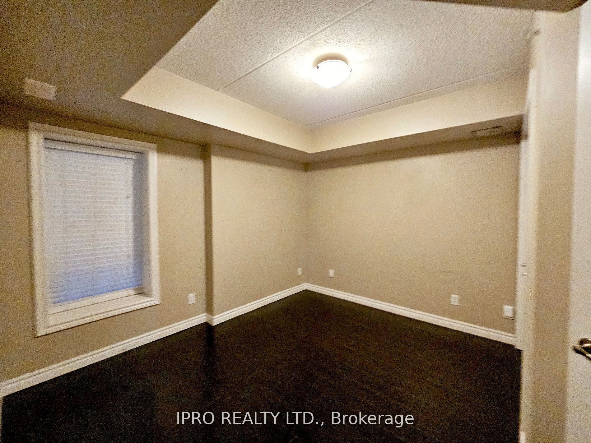 1490 Bishops Gate 106