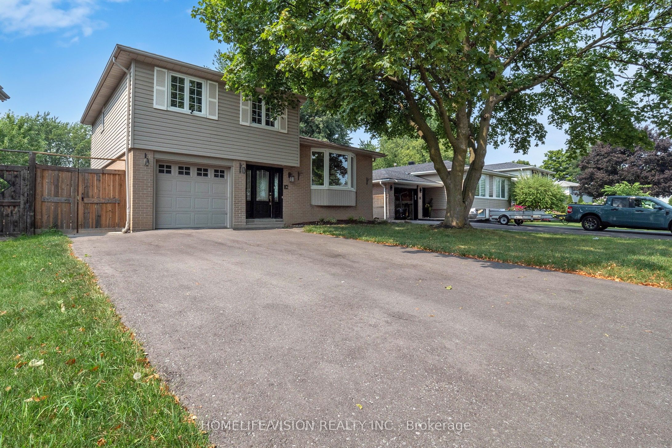 16 Palgrave Crescent