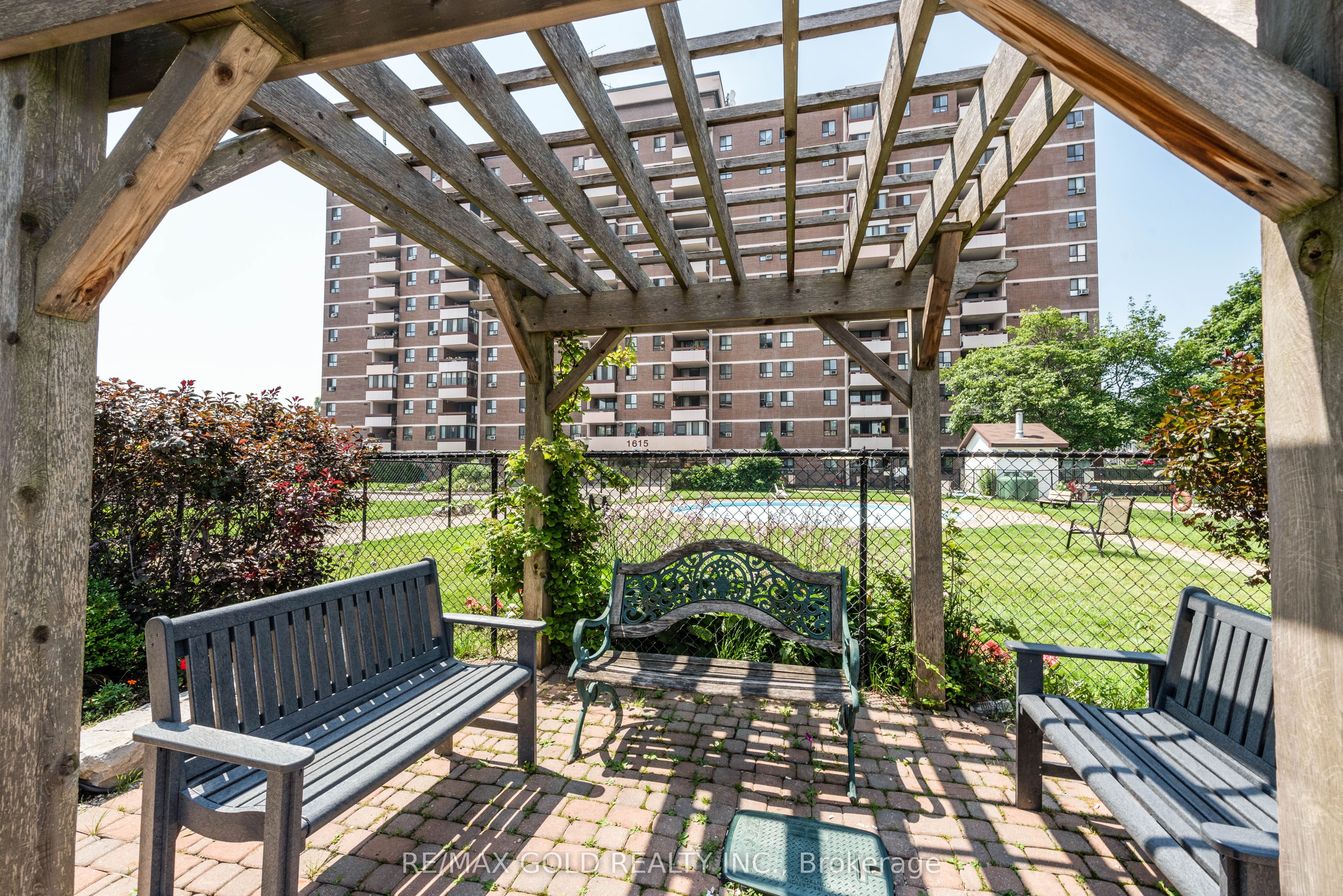 1615 Bloor Street E 210