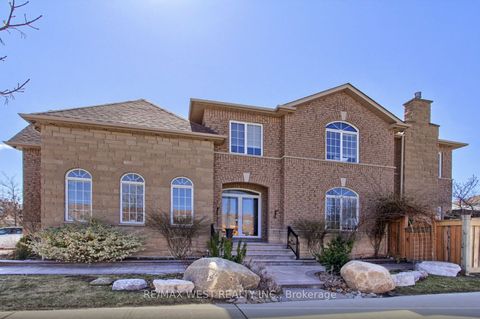 2 Sgotto Boulevard Vaughan ON L4H 1X1