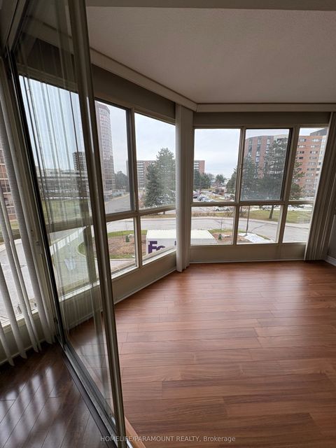 5 Weldrick Road W 306 Richmond Hill ON L4C 8S9