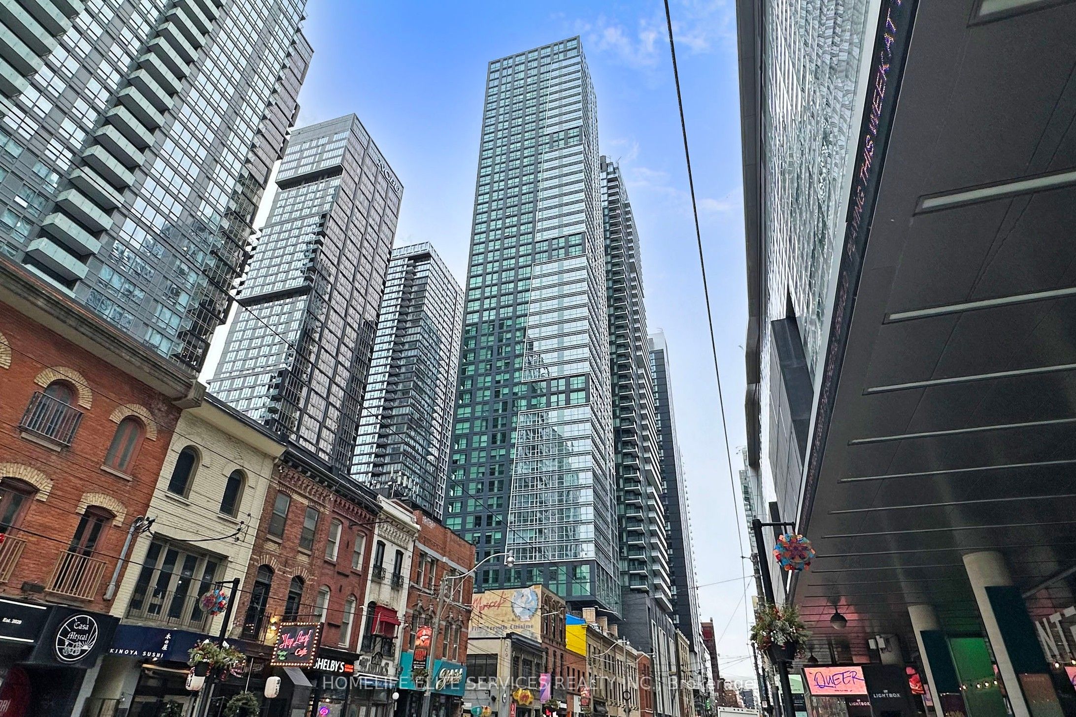 327 King Street W 703