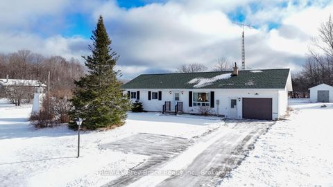Photo of 26 Maple Golf Crescent, Northern Bruce Peninsula, ON N0H 2R0 (MLS # X12727600)