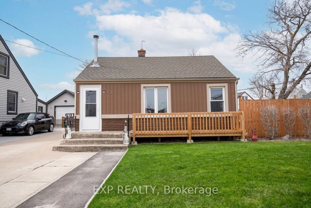 Photo of 125 Grantham Avenue S, St. Catharines, ON L2P 3H3 (MLS # X12954488)