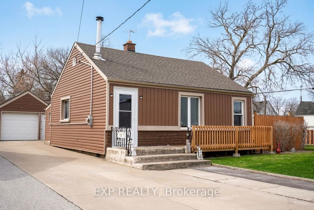 Photo of 125 Grantham Avenue S, St. Catharines, ON L2P 3H3 (MLS # X12954488)