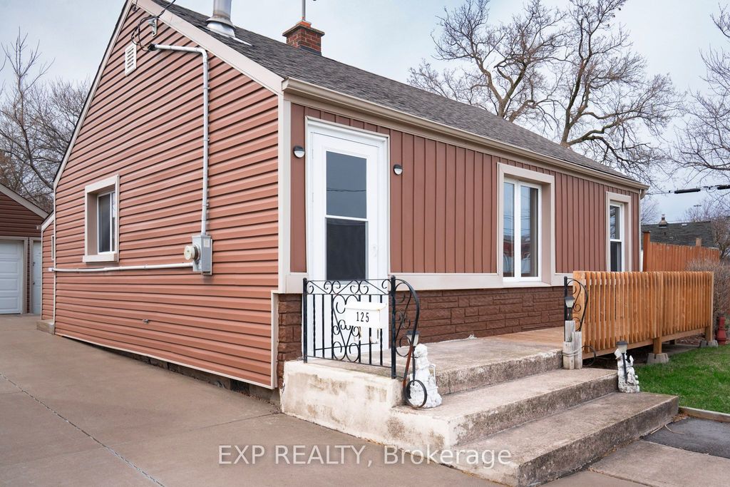 Photo of 125 Grantham Avenue S, St. Catharines, ON L2P 3H3 (MLS # X12954488)