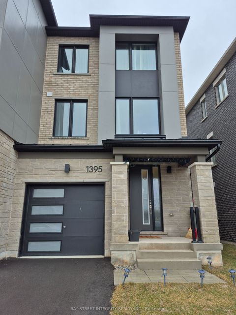 1395 Shevchenko Boulevard Oakville ON L6M 5P3
