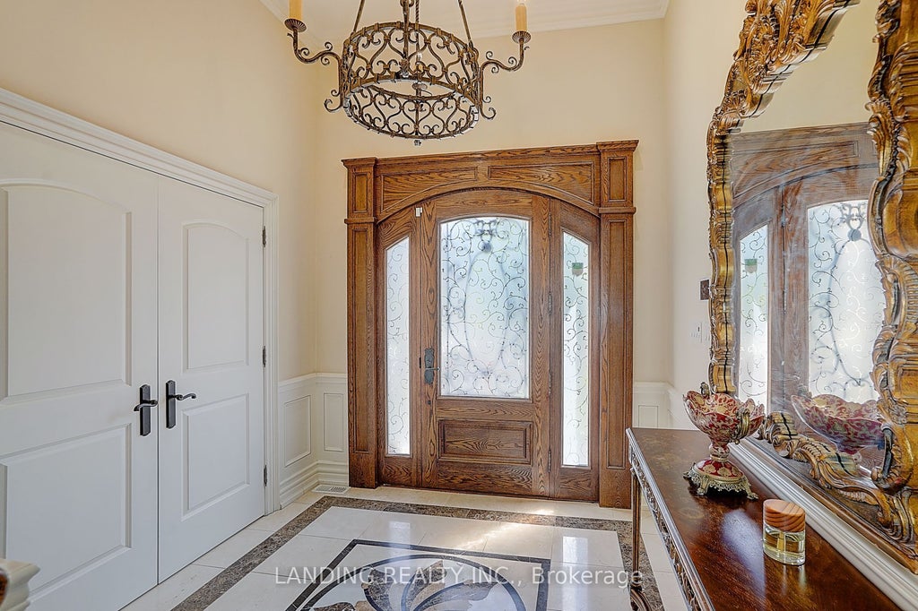 Photo of 24 Abbotsford Road, Toronto, ON M2N 2P8 (MLS # C14040454)