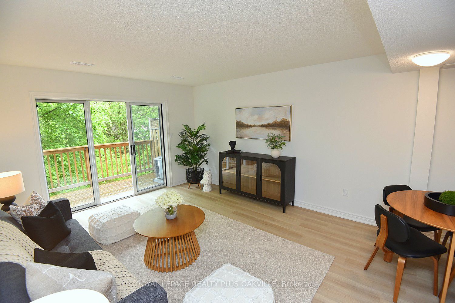 4045 Upper Middle Road 14