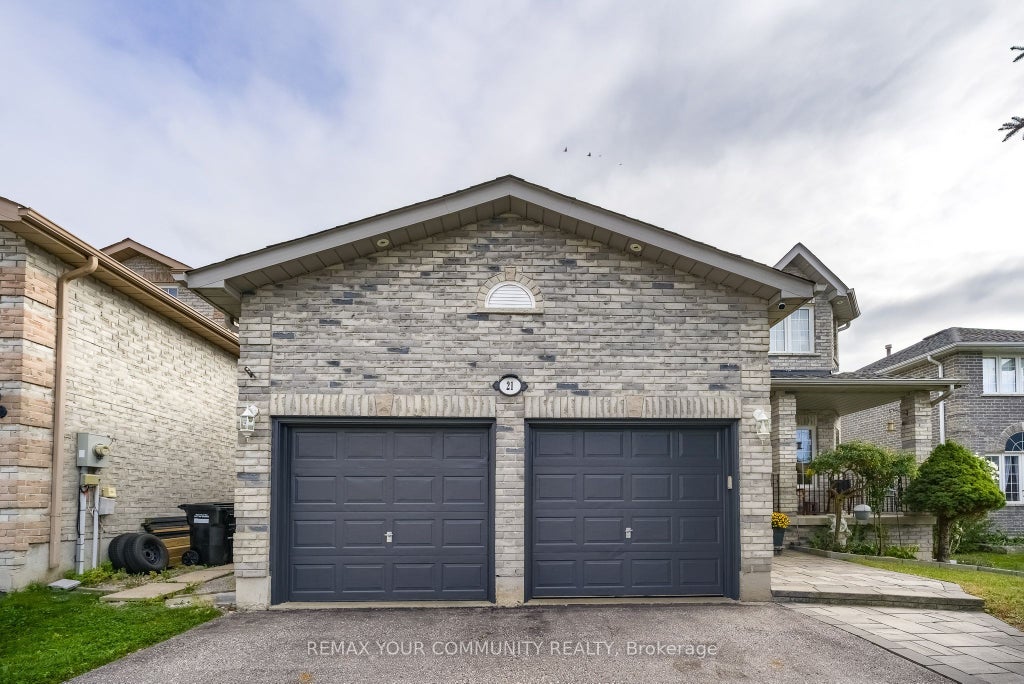 Photo of 21 Silvercreek Crescent, Barrie, ON L4N 0Z8 (MLS # S13857648)