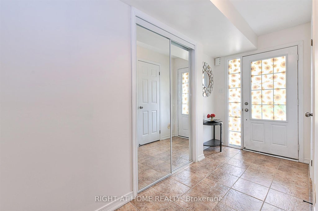 Photo of 7 Sirente Drive #34, Hamilton, ON L9A 0B4 (MLS # X13857852)