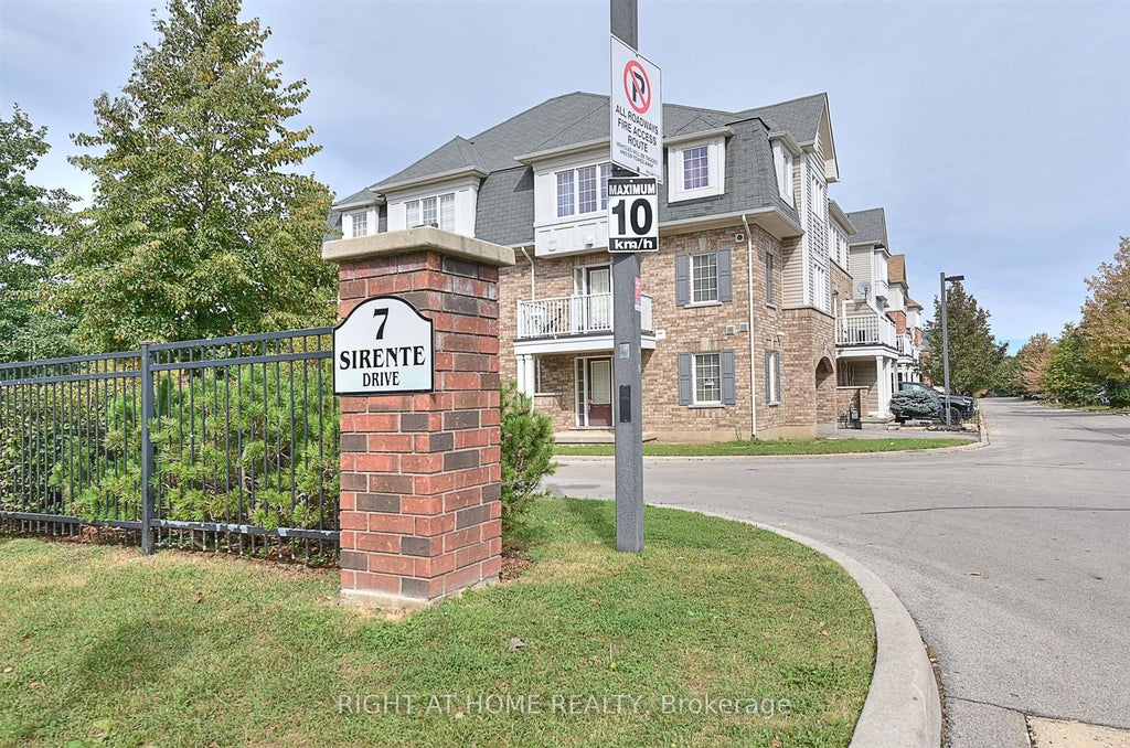 Photo of 7 Sirente Drive #34, Hamilton, ON L9A 0B4 (MLS # X13857852)