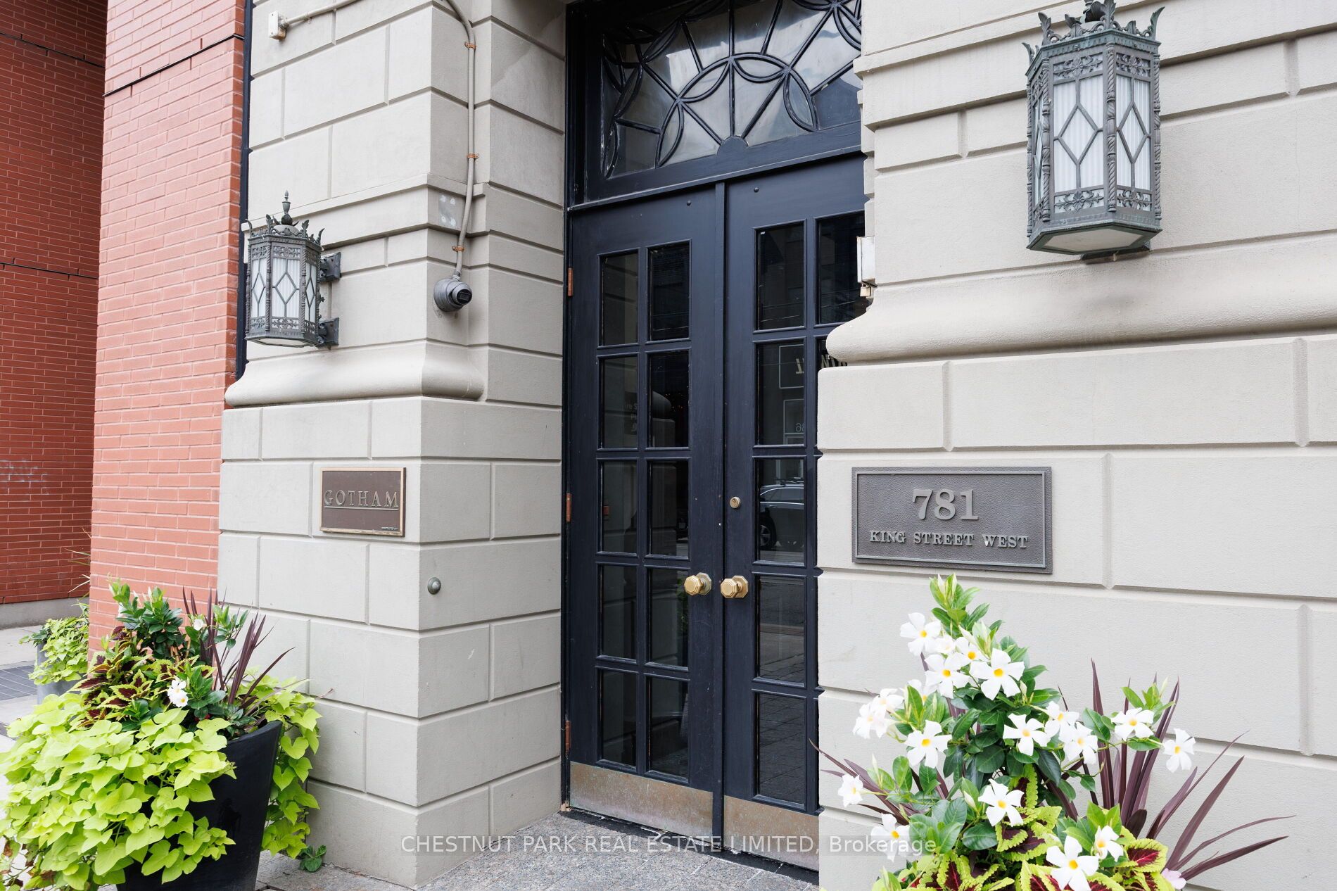 781 King Street W 304