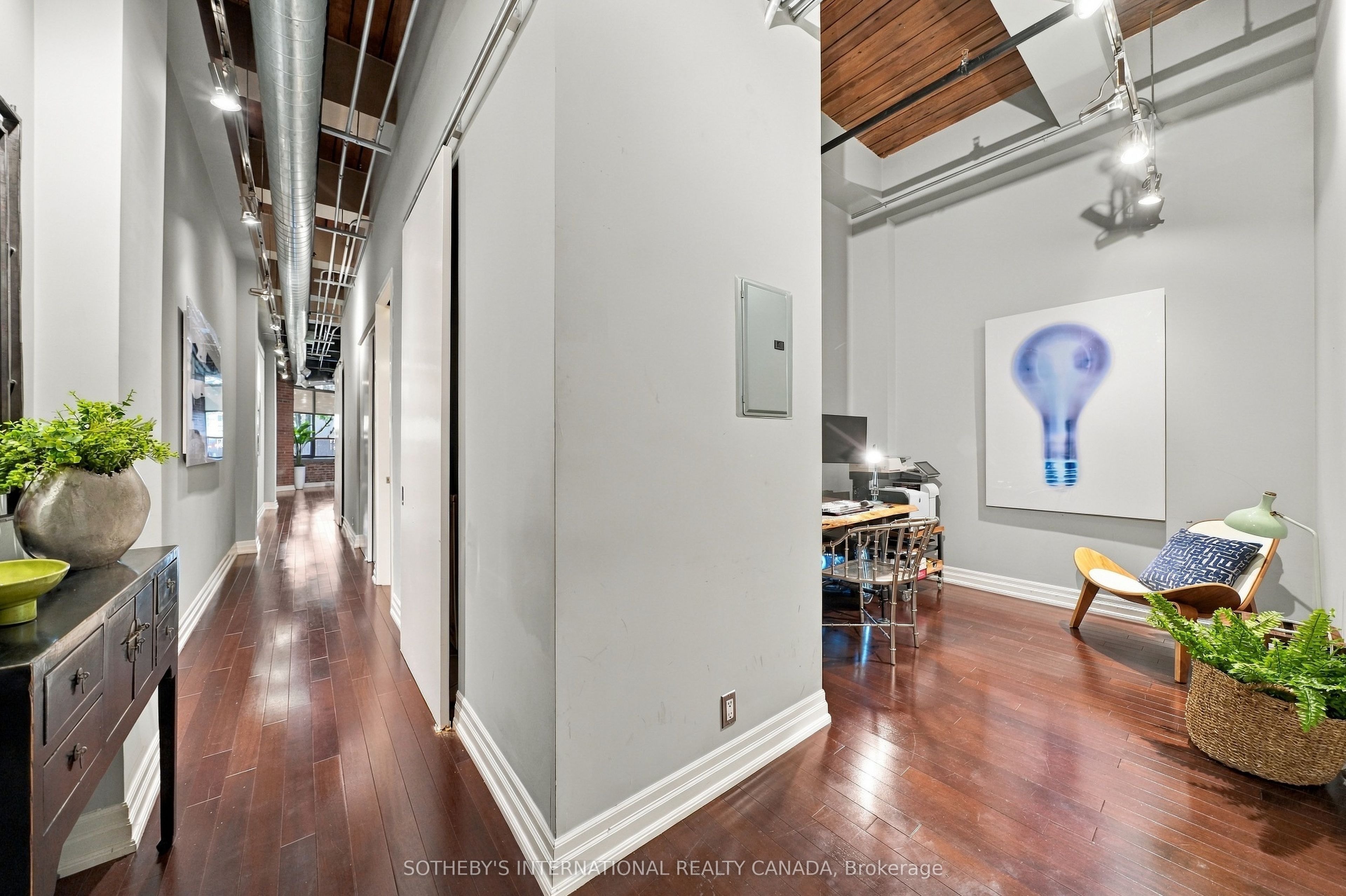 43 Hanna Avenue 103