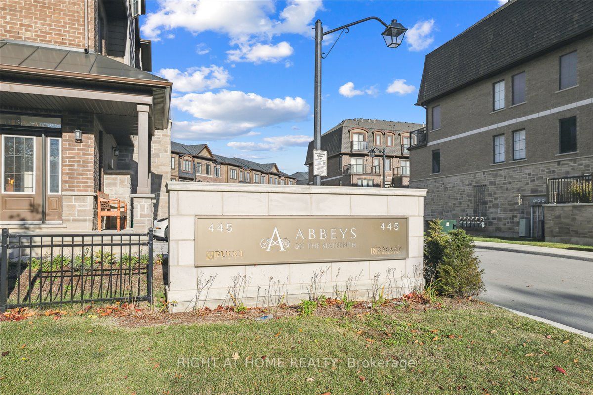 445 Ontario Street S 93