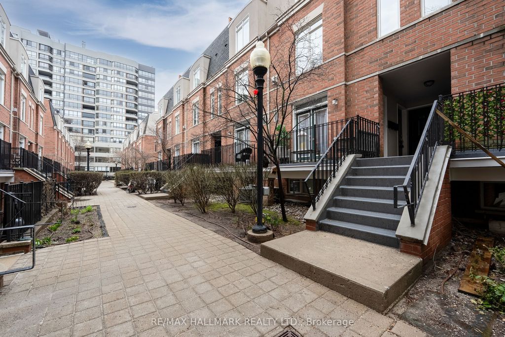 Photo of 415 Jarvis Street #214, Toronto, ON M4Y 2G8 (MLS # C13017994)
