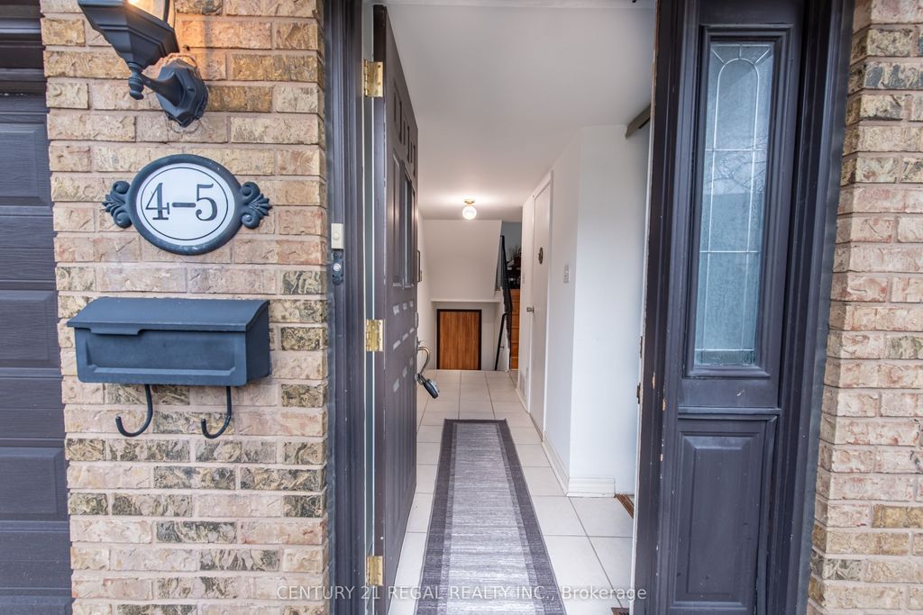 Photo of 4 Bradbrook Road #5, Toronto, ON M8Z 5V3 (MLS # W12968820)