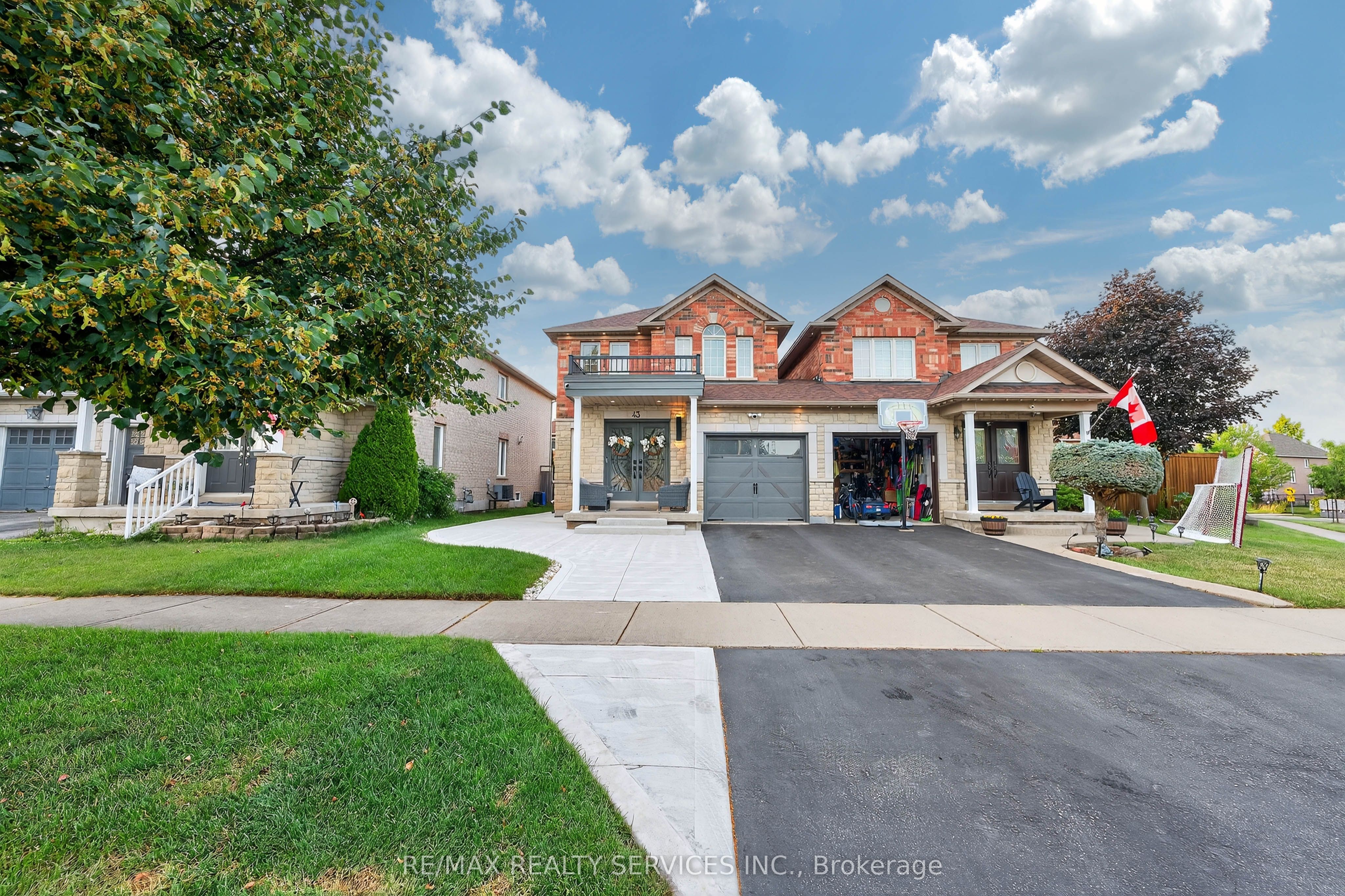 43 Mowat Crescent