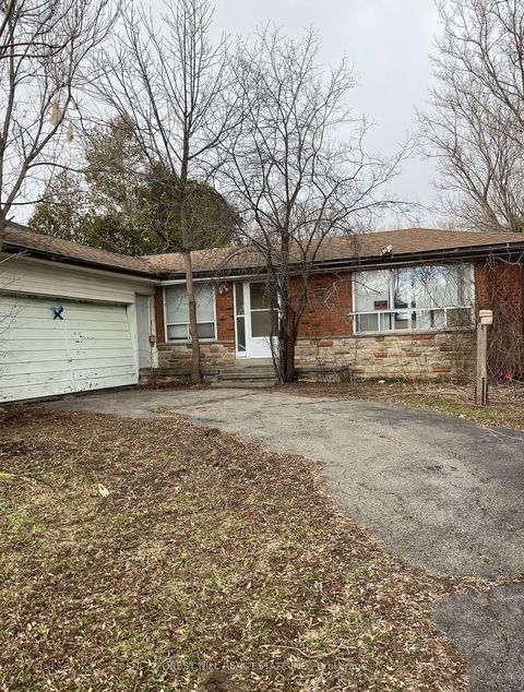 Photo of 176 May Avenue, Richmond Hill, ON L4C 3S6 (MLS # N12789666)