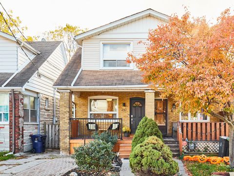397 Sammon Avenue Toronto ON M4J 2A9