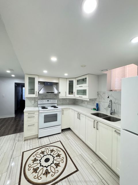 8 Altura Way Bsmt Brampton ON L6P 4A1