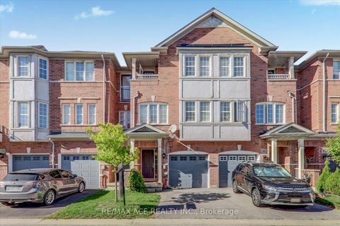 83 Huxtable Lane Toronto ON M1B 0A4