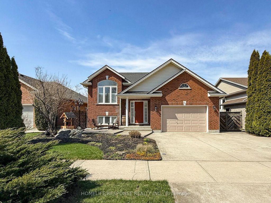 Photo of 14 Bianca Drive, Niagara-on-the-Lake, ON L0S 1T0 (MLS # X13001994)