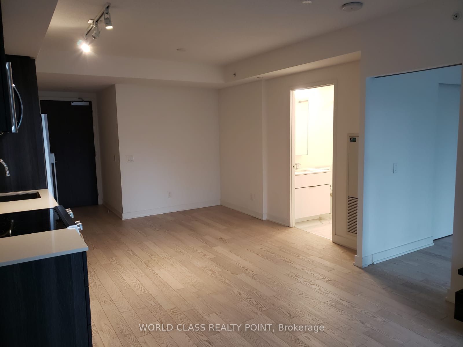 25 Richmond Street E 1209