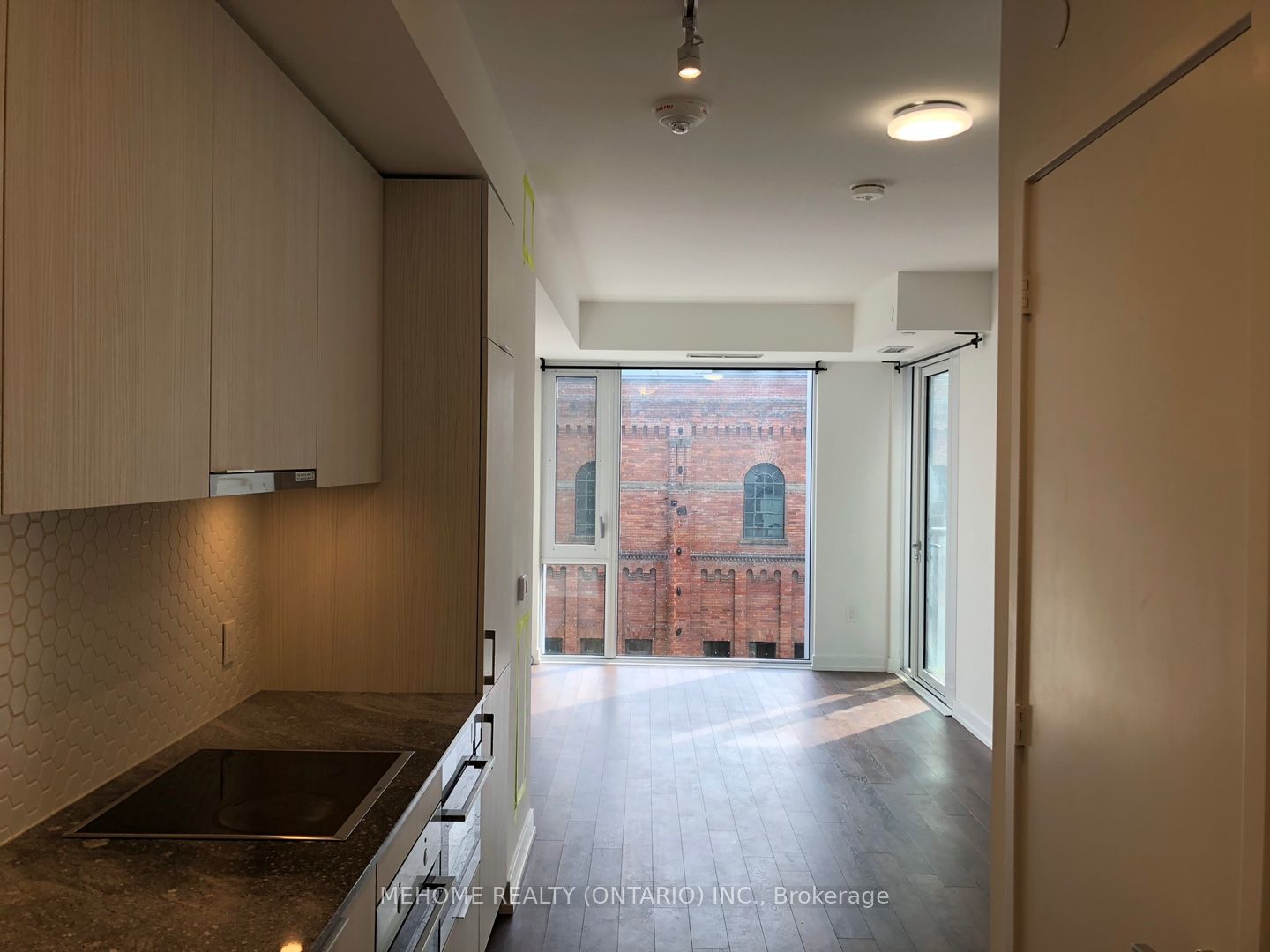 158 Front Street E 402