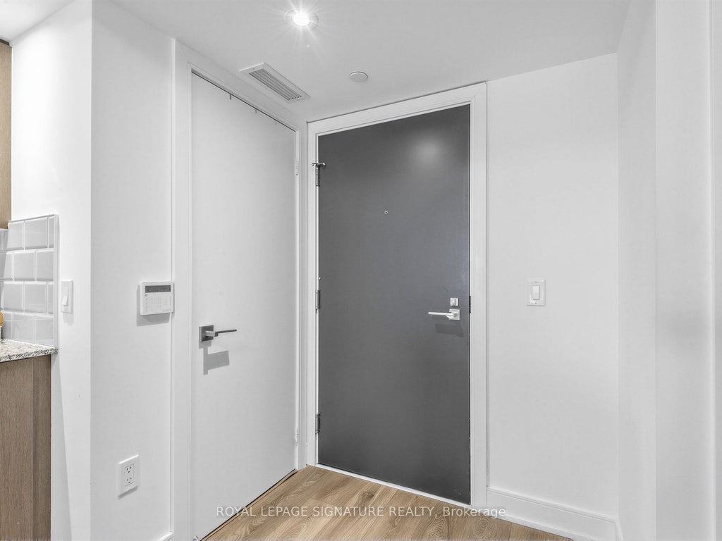 Photo of 89 Mcgill Street #1204, Toronto, ON M5B 0B1 (MLS # C13860464)