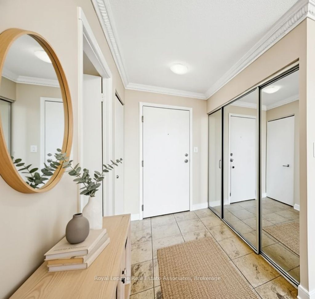 Photo of 135 Hillcrest Avenue #1507, Mississauga, ON L5B 4B1 (MLS # W12475245)
