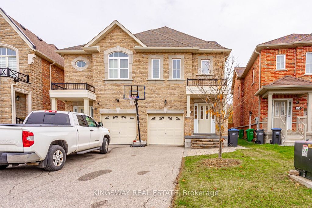 Photo of 3670 Banff Court, Mississauga, ON L5N 7A2 (MLS # W12553528)