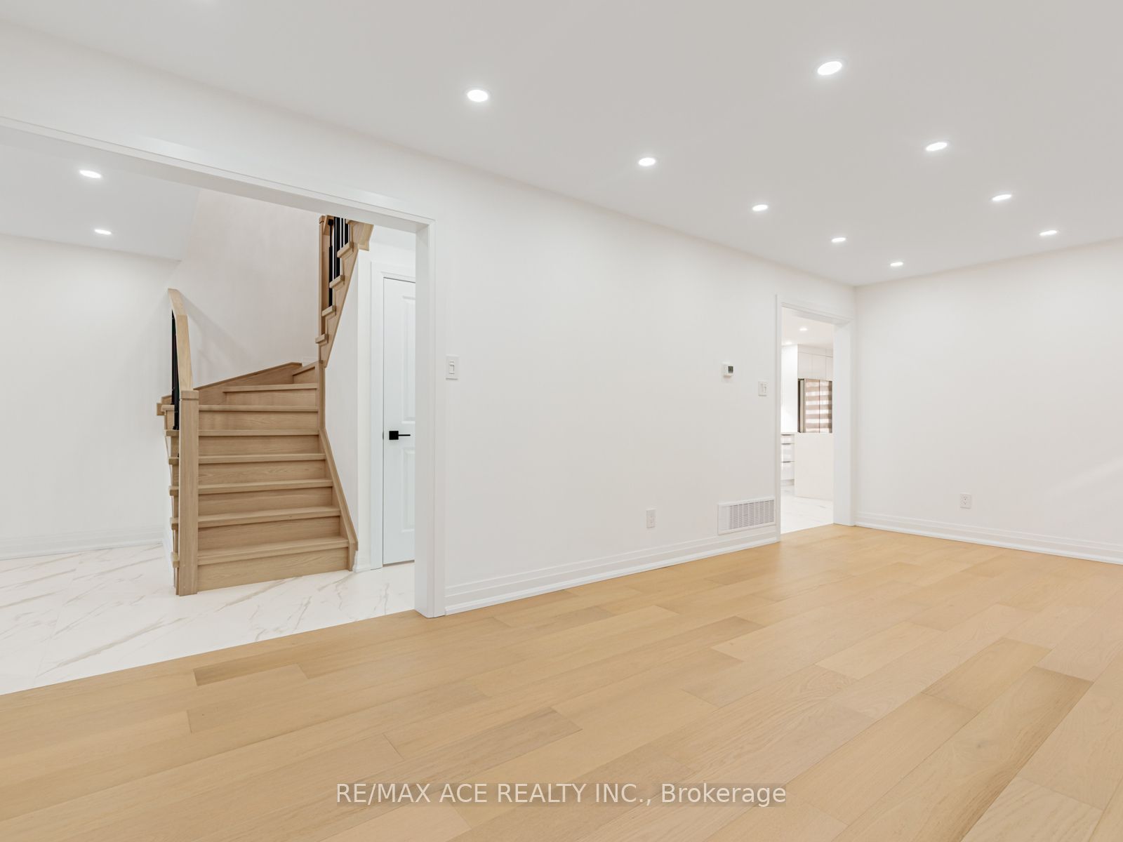 161 Doubtfire Crescent