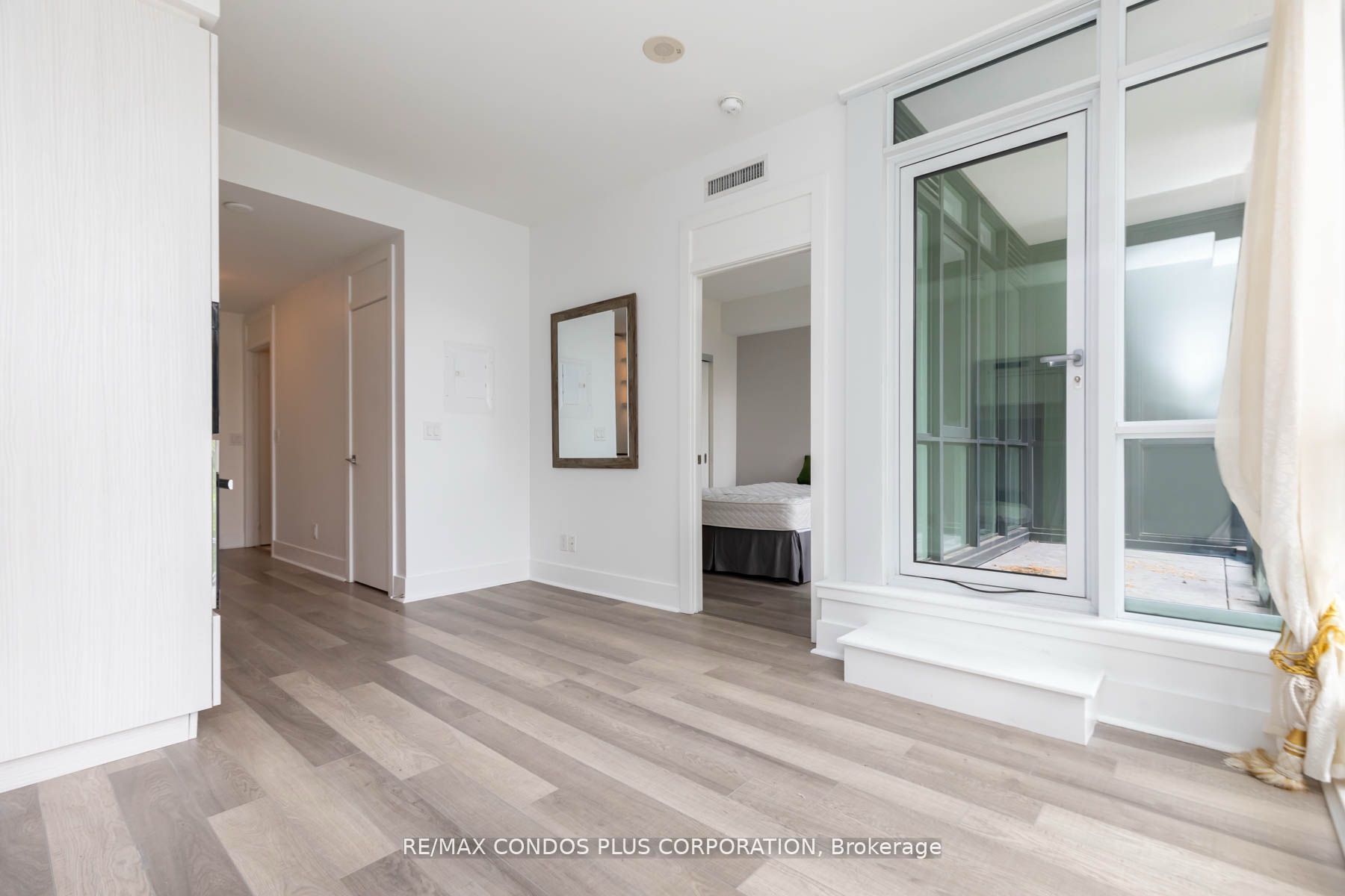 32 Davenport Road 306