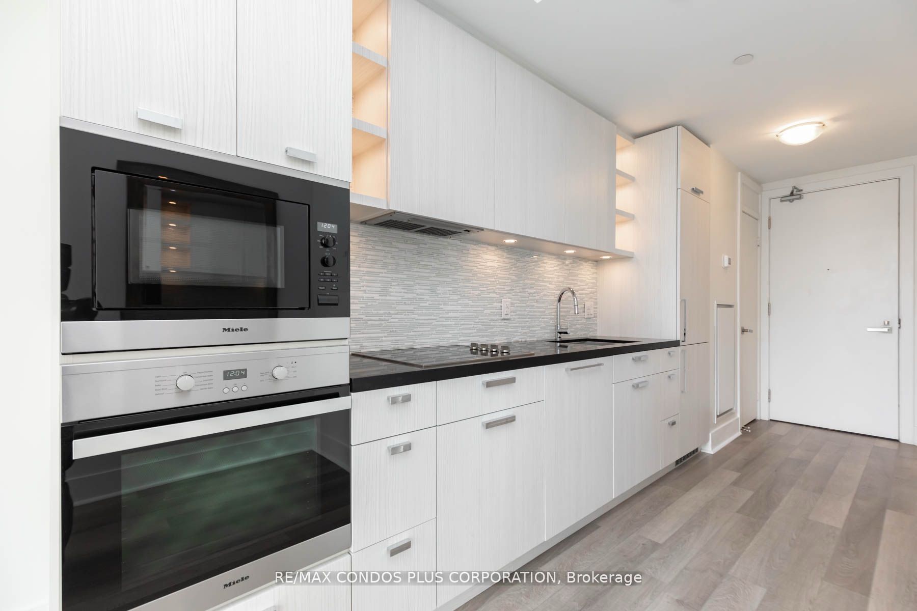 32 Davenport Road 306